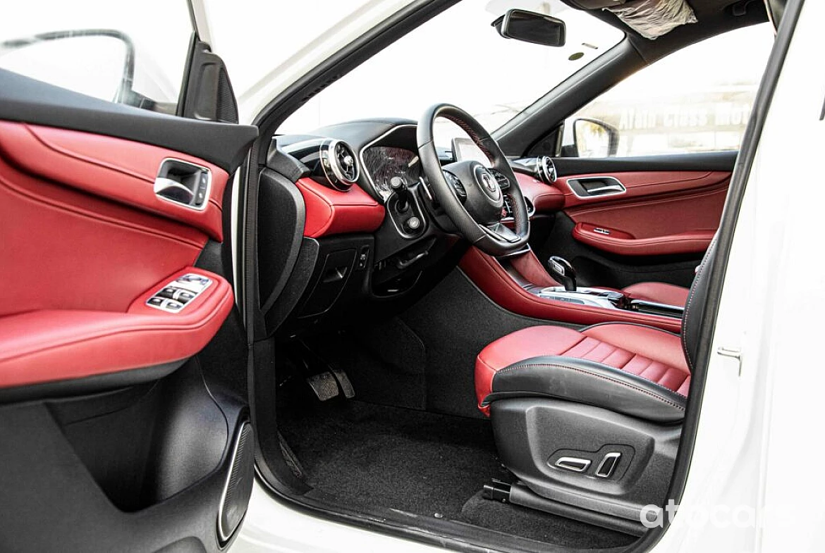 2019 MG HS Trophy Sport FWD 1.5L A/T White Inside Red color