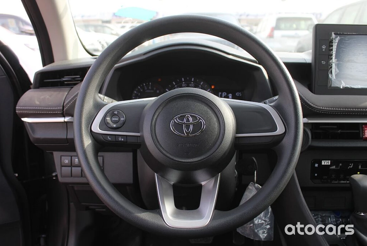 Toyota Yaris 1.5L, 2023 Model Year Black Color