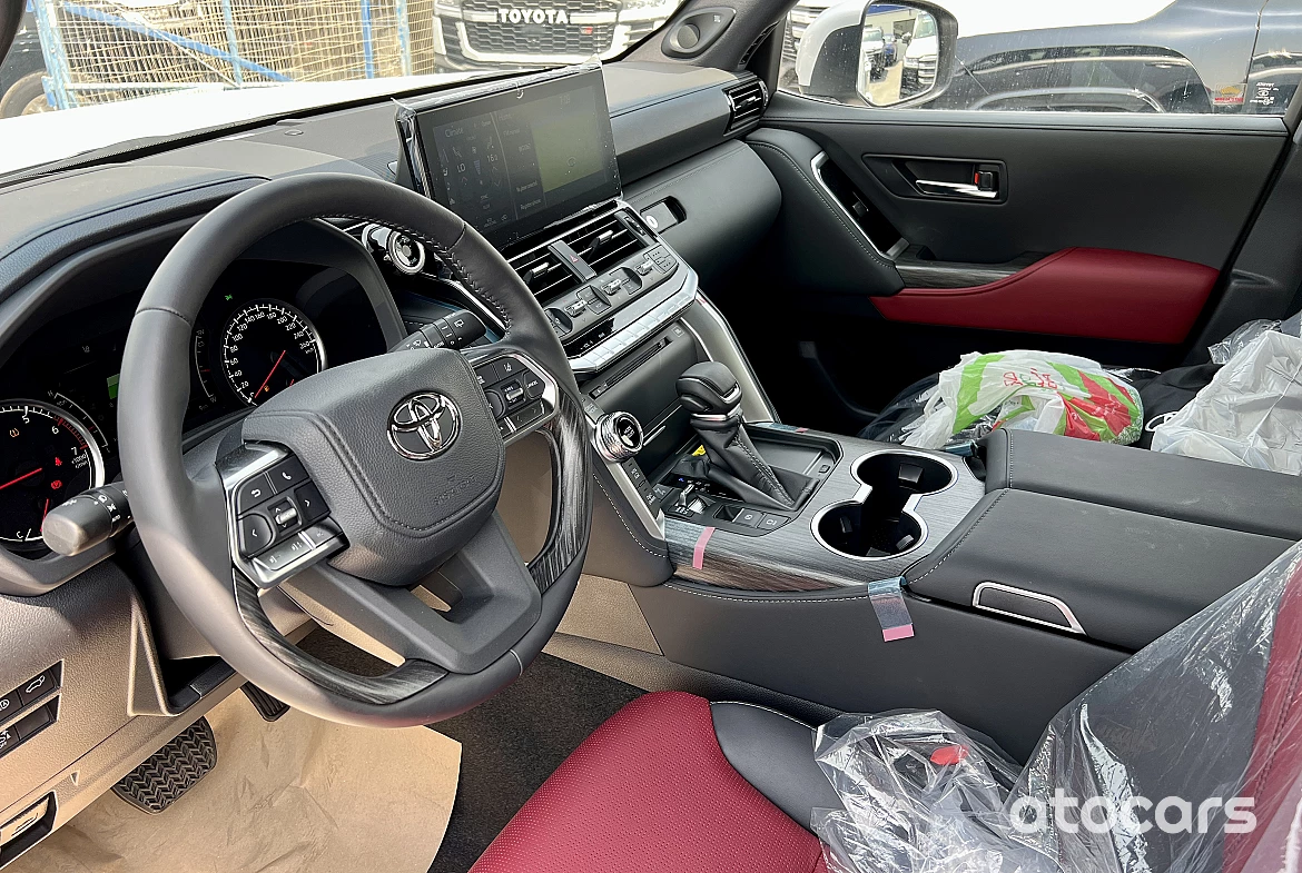 Toyota Land Cruiser VXR 3.5L Petrol Silver Color European Specification