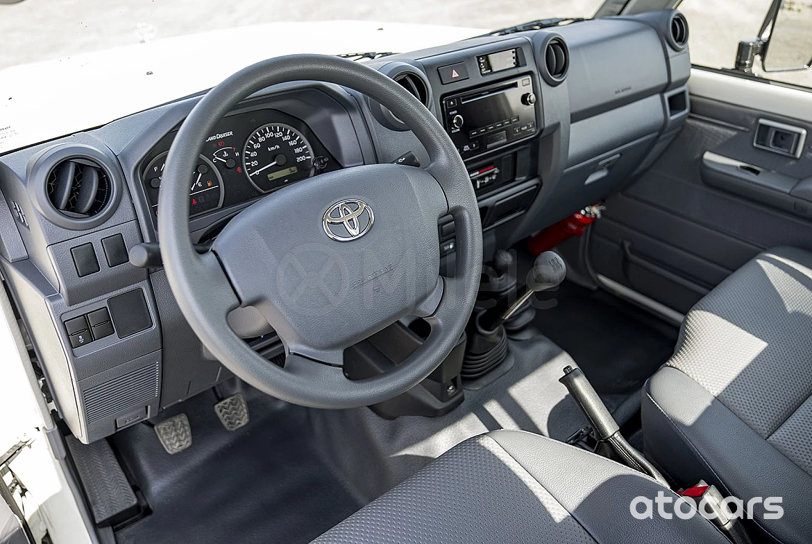 Toyota Land Cruiser Pick up LC79SC V8 4.5L DIESEL MT 2023 Model Year White Color