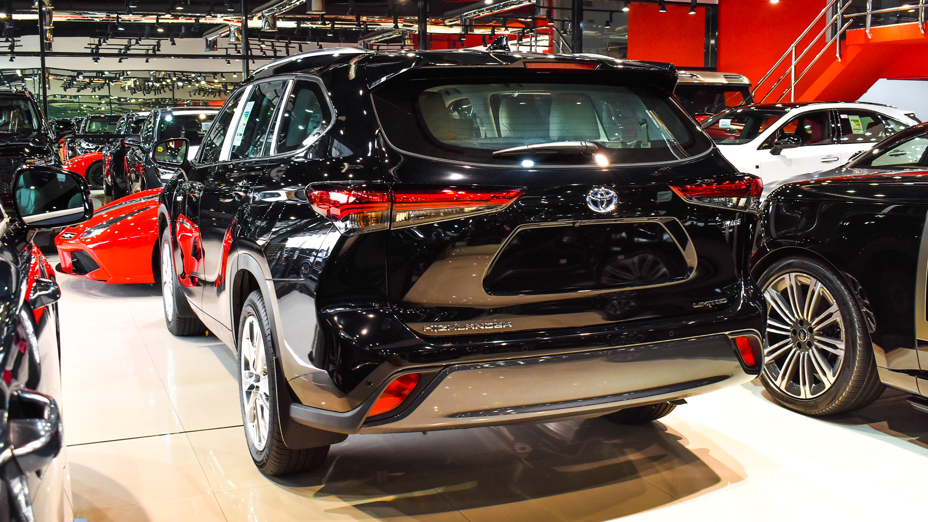 Toyota Highlander Limited 2.5L 2023 Model Year Black Color