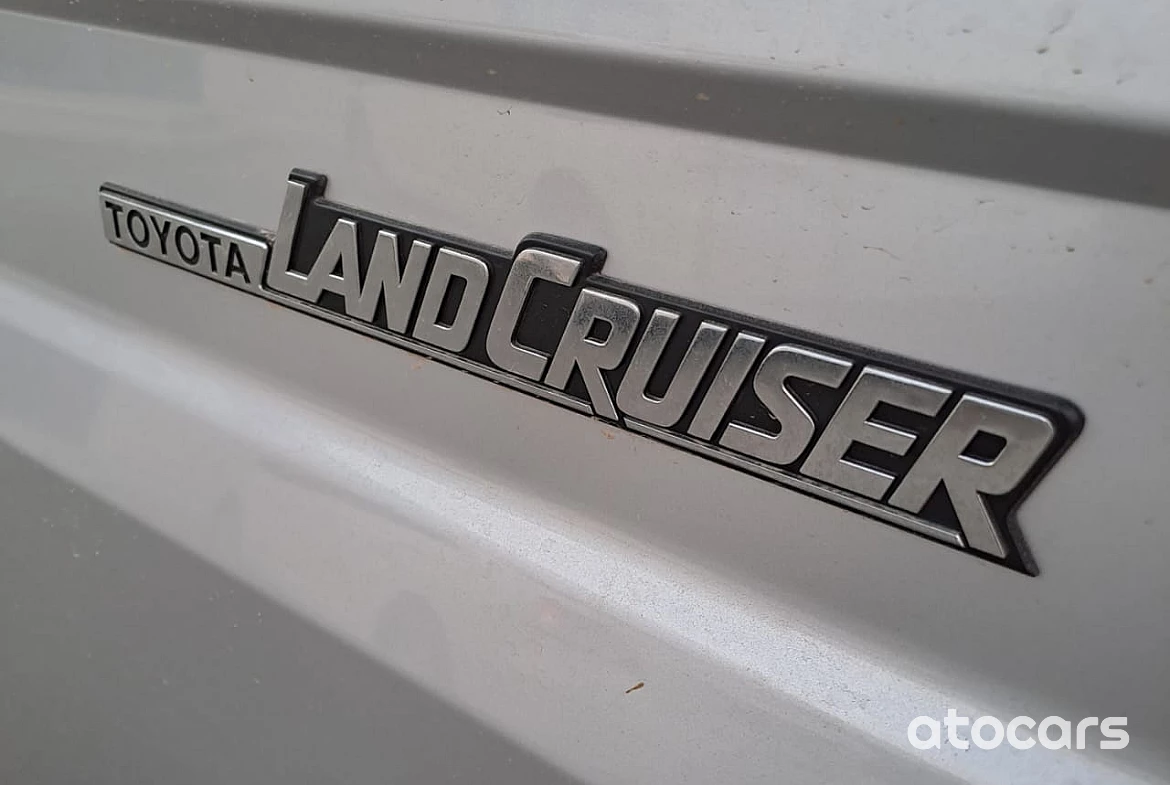 Toyota Land Cruiser LC-79 4.5L V8 2022 Model Year Full Option