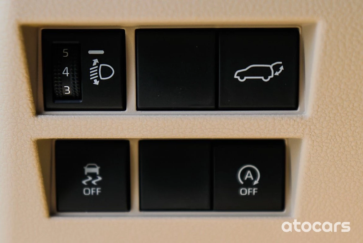 Toyota Land Cruiser 2025 LC300 Petrol White Color