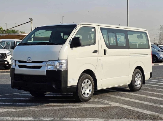 2022 TOYOTA HIACE MT PETROL STANDARD ROOF 13 SEATER 2.7L V4 WHITE