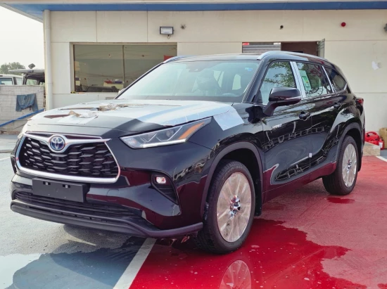 Toyota Highlander Limited Hybrid 2.5L A/T AWD 2024 Model Year Black Color