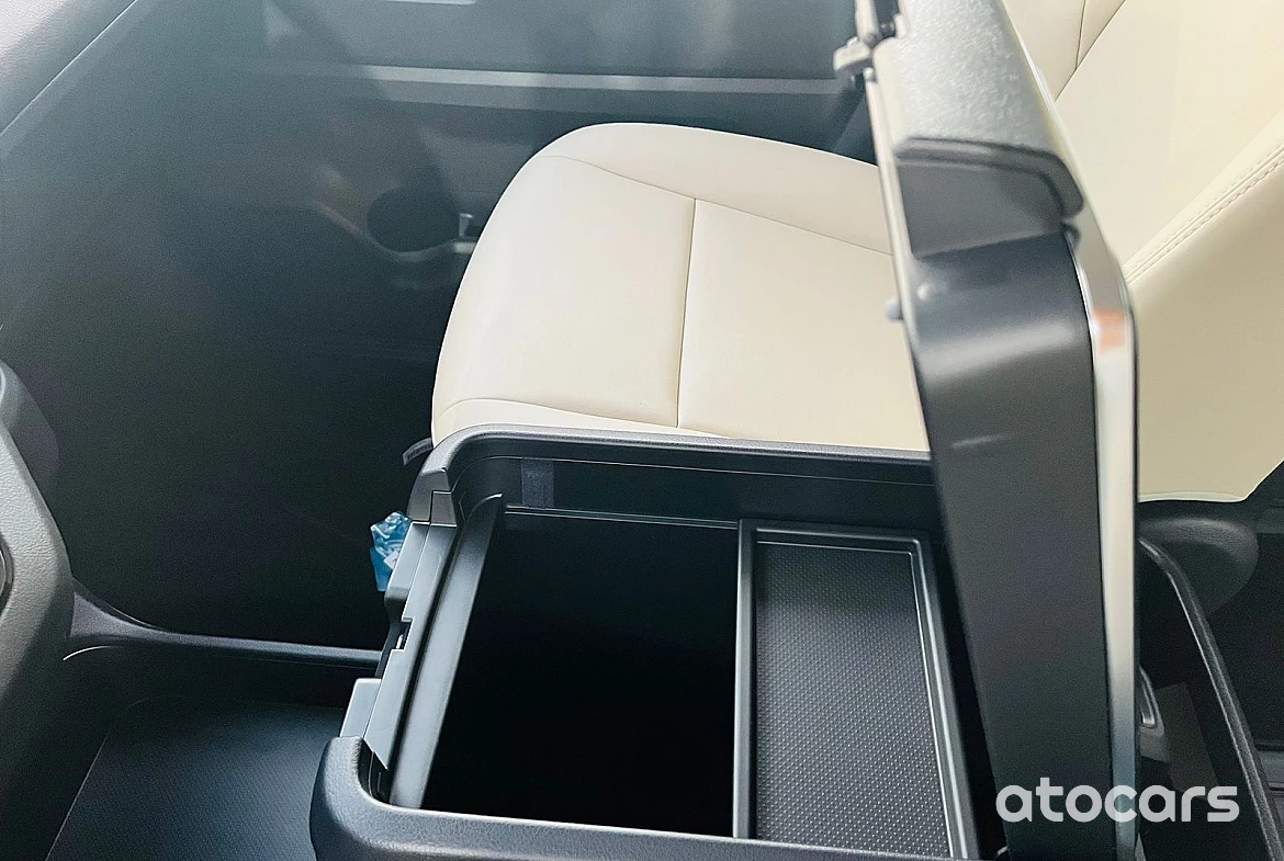 Toyota Granvia 3.5L Premium 2025 Model Year Black Color Exterior