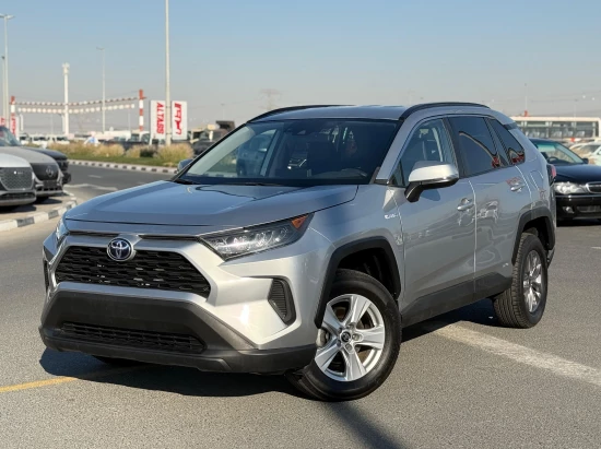 Toyota Rav4 LE Hybrid 2.5L V4 2019 Model Year Silver Color Exterior