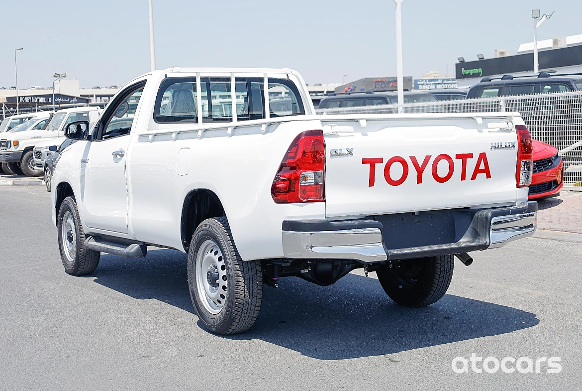 TOYOTA HILUX 2.4L DIESEL 4WD SINGLE CAB DLX-G MANUAL WHITE COLOR