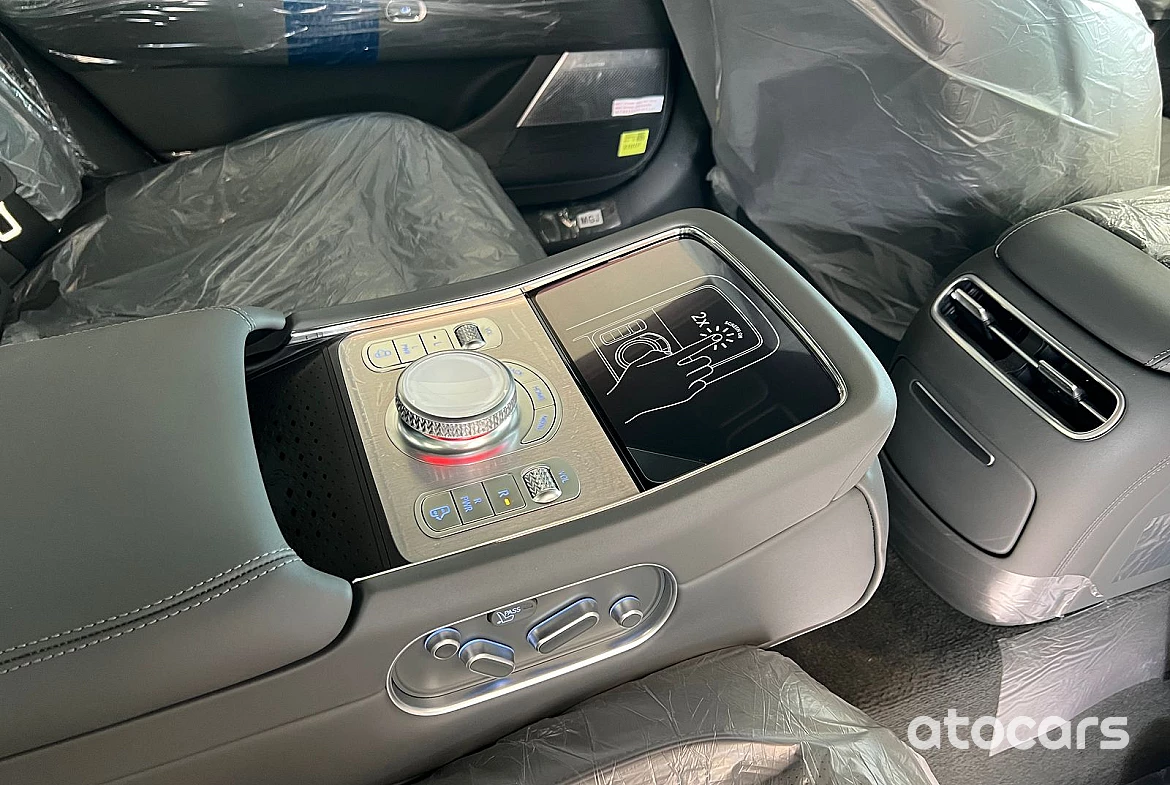 Genesis G90 Royal 3.5L 2025 Model Year Twin Turbo Premium Matt Gray Color