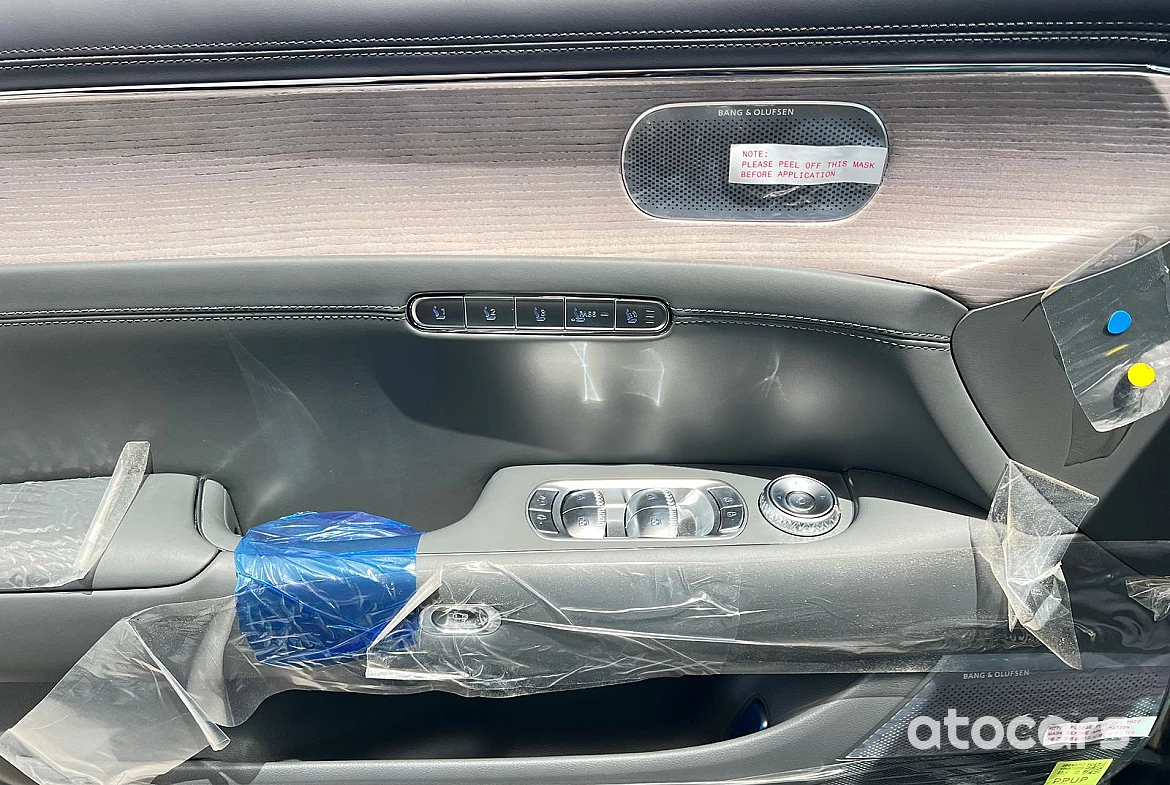 Genesis G90 Royal 3.5L 2025 Model Year Twin Turbo Premium Matt Gray Color
