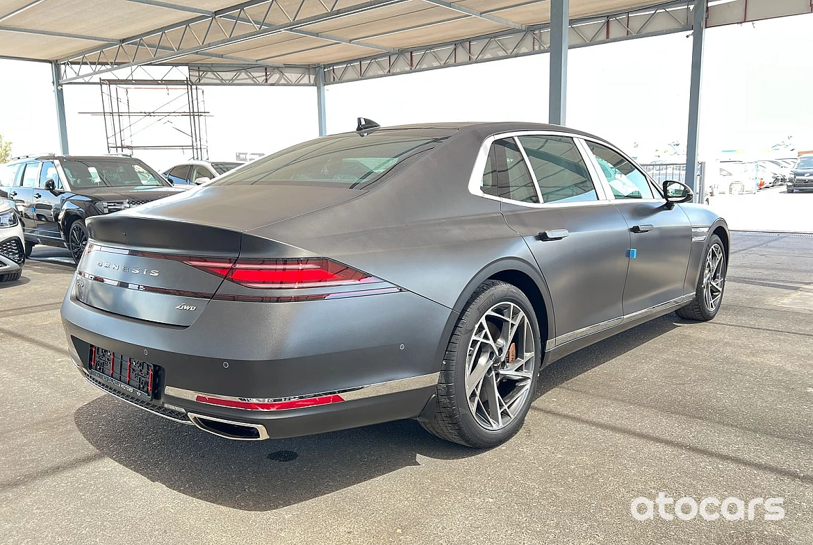 Genesis G90 Royal 3.5L 2025 Model Year Twin Turbo Premium Matt Gray Color