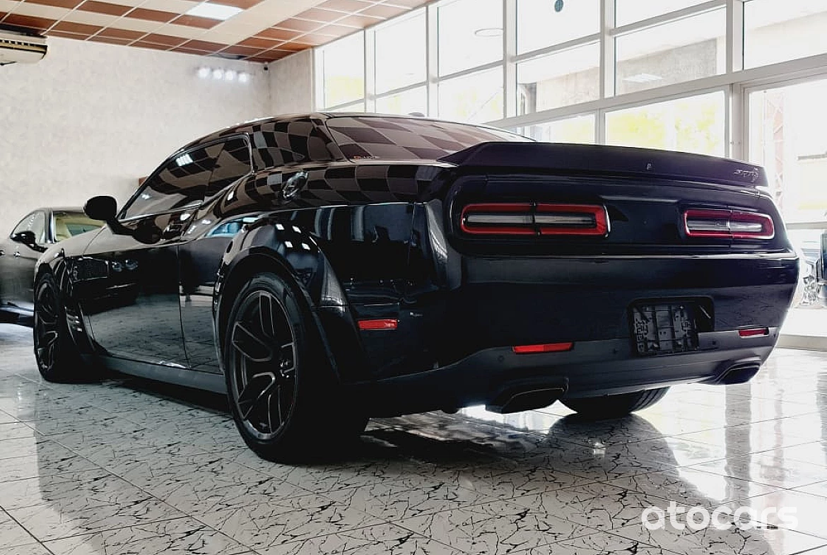 AED 3820/MONTH-DODGE CHALLENGER HELLCAT - 2018-GCC-FULLY LOADED-UNDER WARRANTY-IMMACULATE CONDITION