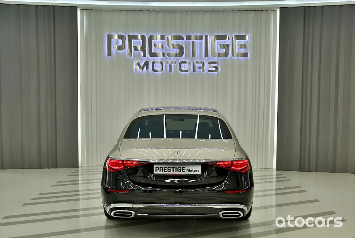 Mercedes-Benz S680 Maybach Ultra-Luxurious Maybach 2022 - Two tone color