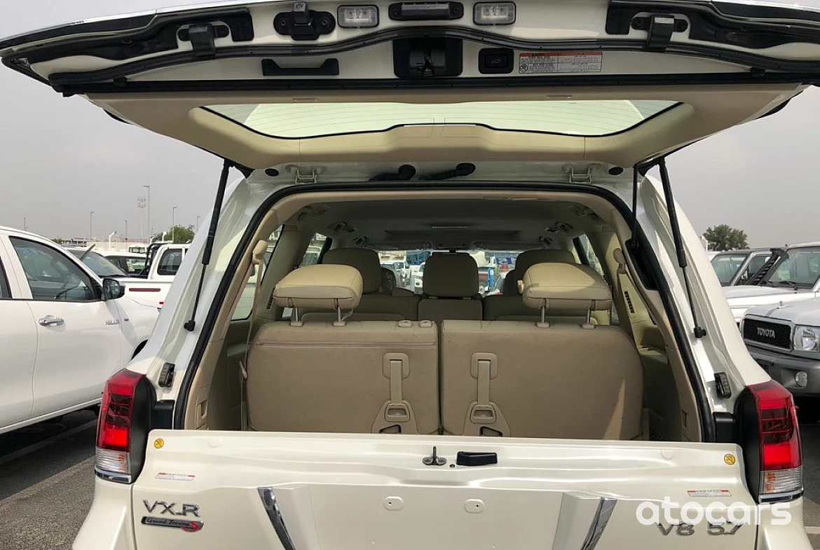 Toyota Land Cruiser VXR 5.7 L 2021 full option with hydraulic