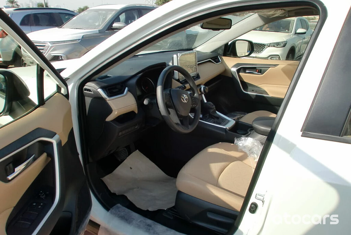 TOYOTA RAV4 , 2.5L PETROL , 4WD , Automatic transmission , Sunroof , cloth seats , rear view camera , push start , 2022MY