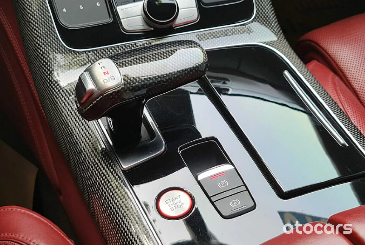 2013 Audi S8 Full Service History 4.0L V8 GCC Perfect Condition
