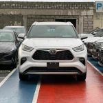 Toyota Highlander 3.5L petrol Platinum fully loaded 2022
