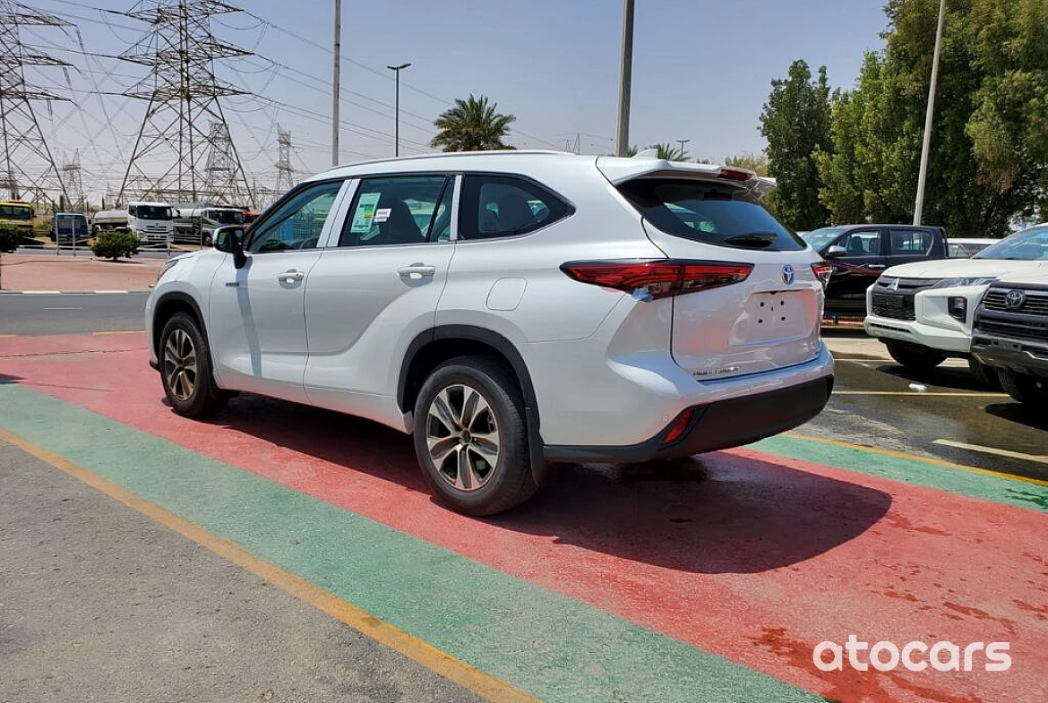 Toyota Highlander 2023 White Color 2.5L petrol///Hybrid Awd with RADAR and Electric back door